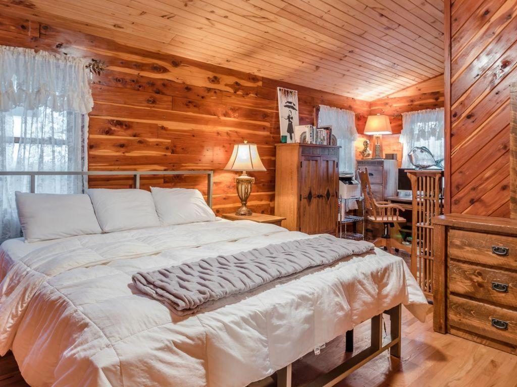 Fly Away Cabin- Modern, Serene, And Convenient Compton Екстер'єр фото