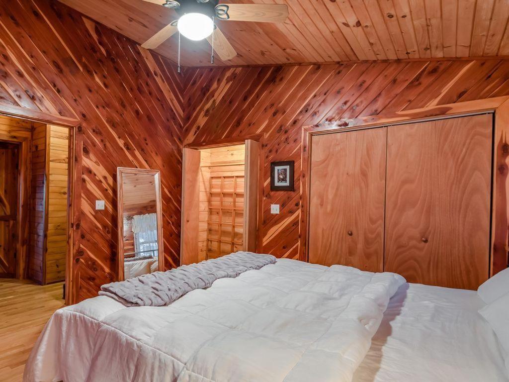 Fly Away Cabin- Modern, Serene, And Convenient Compton Екстер'єр фото