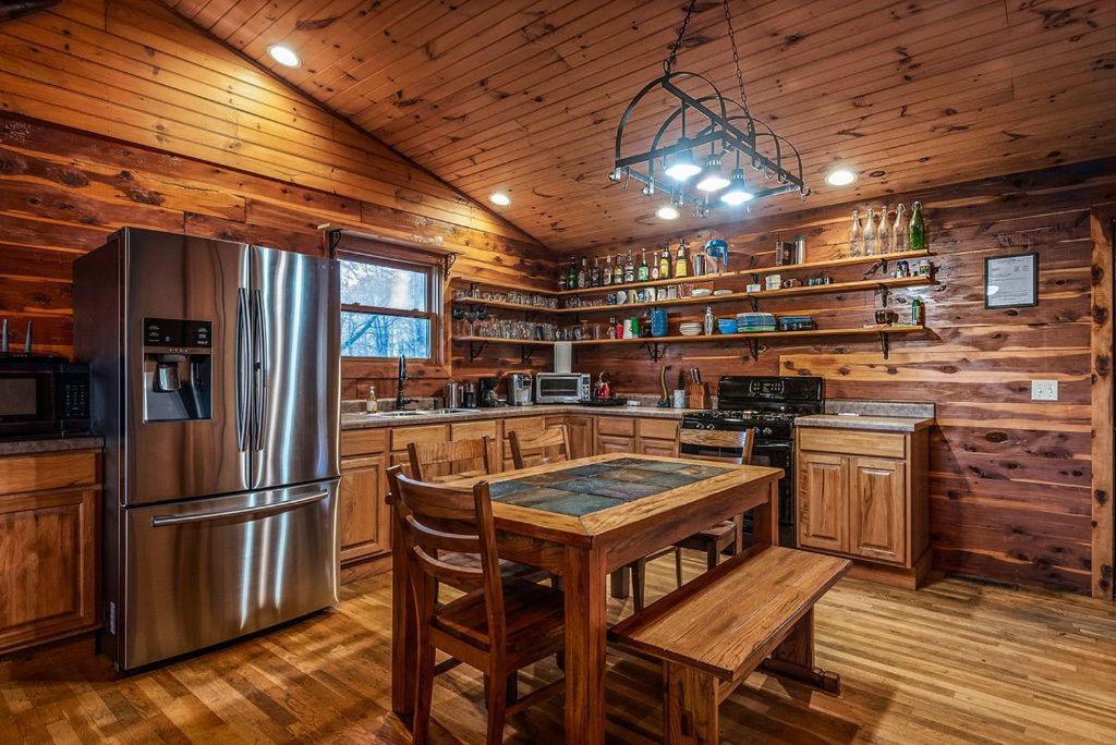 Fly Away Cabin- Modern, Serene, And Convenient Compton Екстер'єр фото